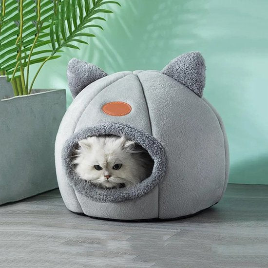 Deep Sleeping Comfort In Winter Cat Bed