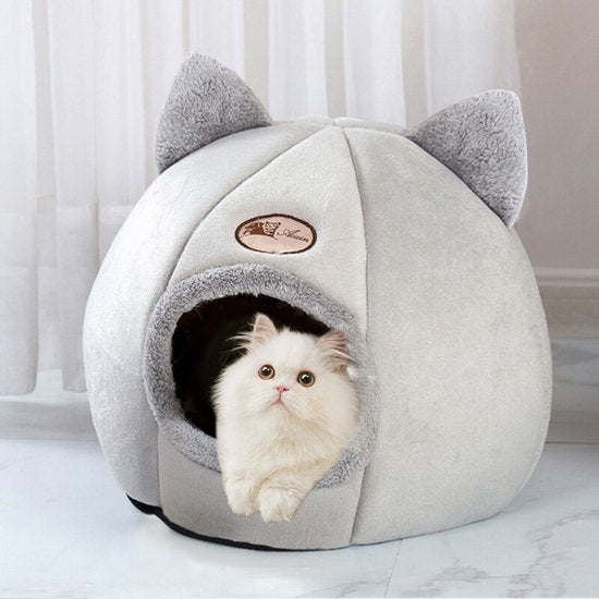 Deep Sleeping Comfort In Winter Cat Bed
